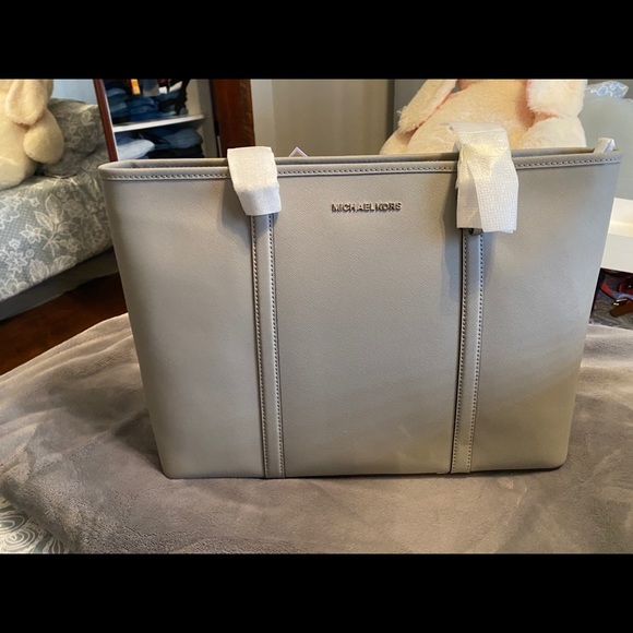 Micheal Kors sady bag - Picture 1 of 5
